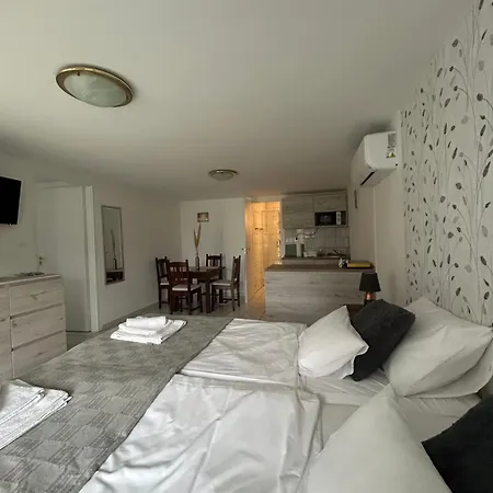 Fonix Apartmanhaz * Vonyarcvashegy