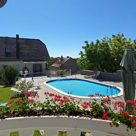 Fonix Apartmanhaz 沃尼奥尔茨沃什海吉