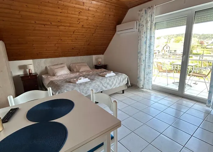 Fonix Apartmanhaz דירה *