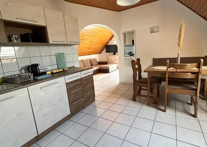 Fonix Apartmanhaz דירה פוניארצוושהג'