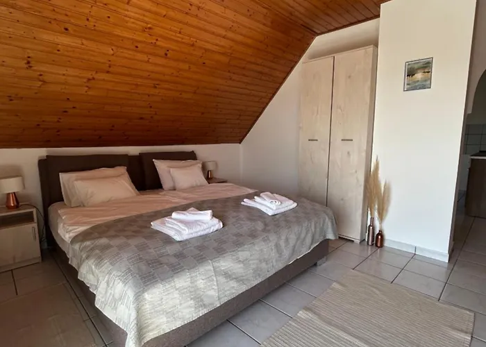 Apartment Fonix Apartmanhaz Vonyarcvashegy
