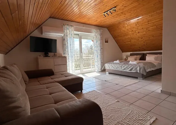 Fonix Apartmanhaz * Vonyarcvashegy