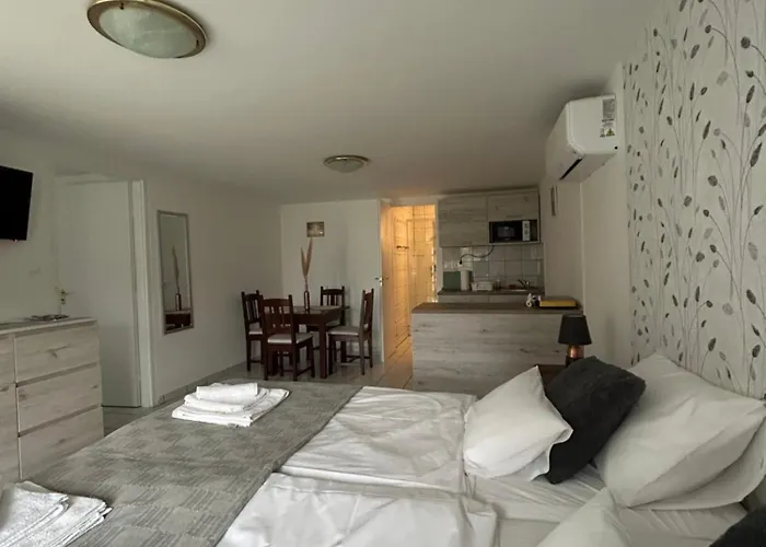 Fonix Apartmanhaz * Vonyarcvashegy
